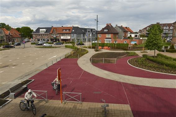 Dorpsplein Paal geopend - Beringen