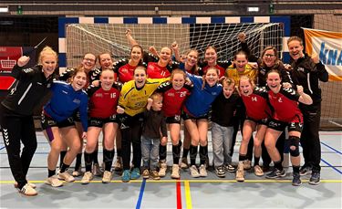 Drie op drie voor damesploegen DHCO - Pelt