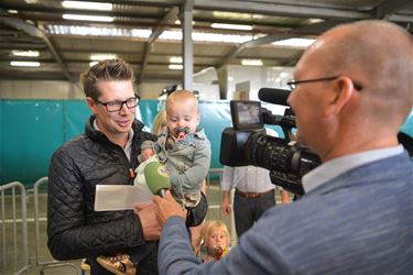 Drukke dag voor de nieuwe burgemeester - Beringen