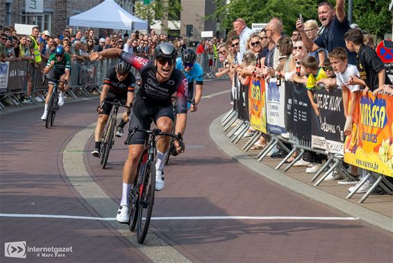 Dubbel koersplezier op kermis in Lille - Pelt