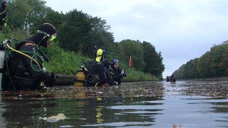 Duiken naar gedumpte spullen - Neerpelt
