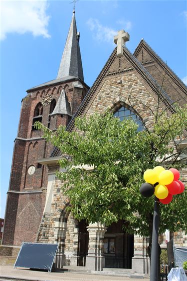 Duivels Lachfestival tot in de kerk - Houthalen-Helchteren