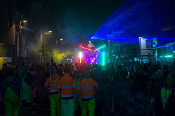 Duizenden voor de Lichtstoet - Neerpelt