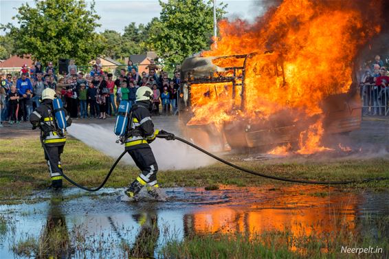 Duizenden voor Opendeurdag Brandweer - Neerpelt