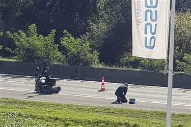 E313 afgesloten door verdacht pakket - Beringen