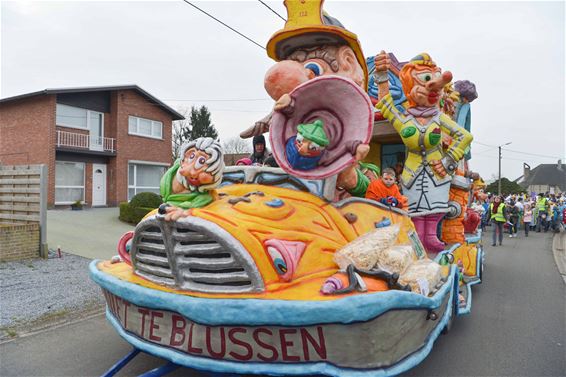 Mooie stoet voor kinderen De Brug - Beringen