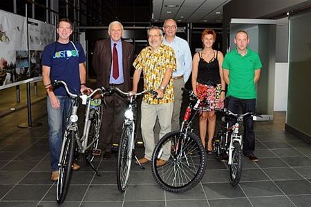 Tongeren - Eddy Aerts wint fiets met 'belgerinkel' - Internetgazet