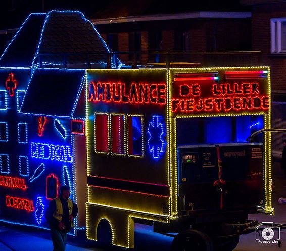 Een ambulance voor de deur - Pelt