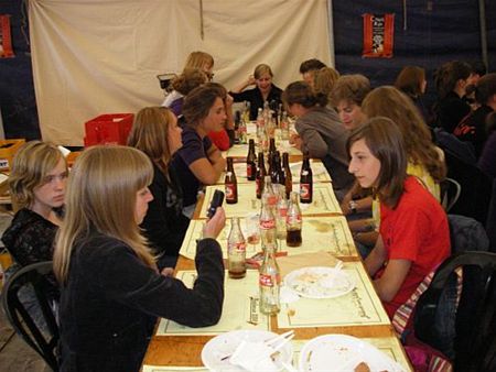 Een barbecue voor de jongerenleiders - Lommel