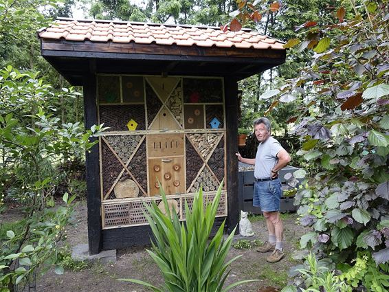 Een bijenhotel in de groentetuin - Peer