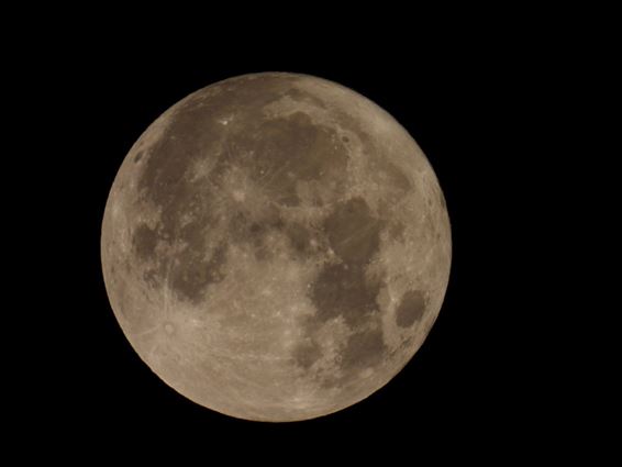 Een blauwe supermaan, heel zeldzaam - Lommel