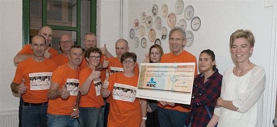 Een cheque van € 25.000 voor Assjette - Neerpelt