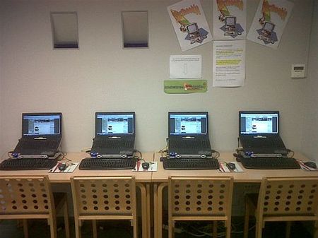 Een 'cybercafé' in het BinnenHOF - Neerpelt