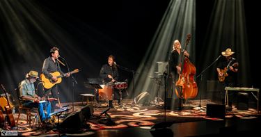 Een eerbetoon aan dwarse country-iconen - Pelt