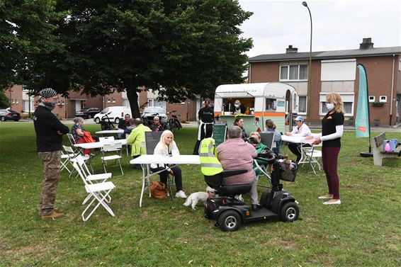 Een gezellige babbel bij de Buurtbar - Beringen