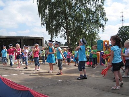 Een gouden feest voor het buurtschooltje - Overpelt