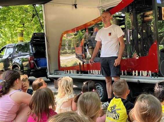 Een 'klokmobiel' in de Scoutsrally - Pelt