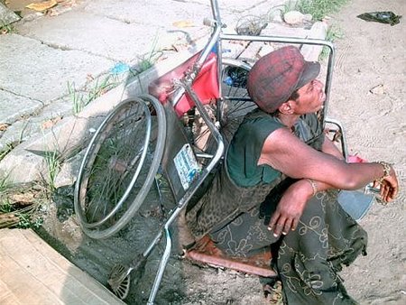 Een mailtje uit Lagos, Nigeria - Neerpelt
