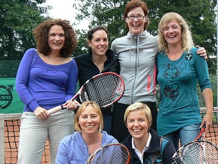 Een mailtje van de tennisdames - Overpelt