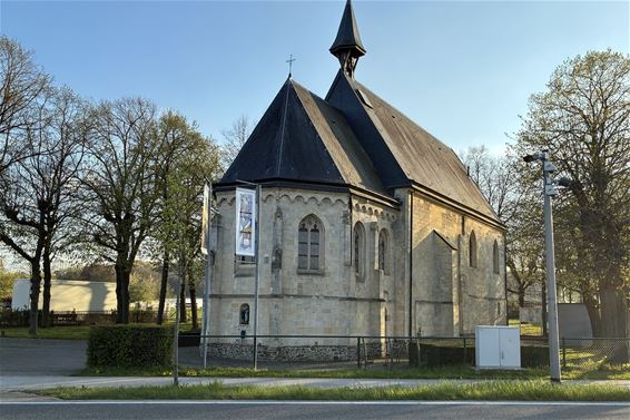 Bree - Een O.L.V.-kapel, een pastoor en een oude weg