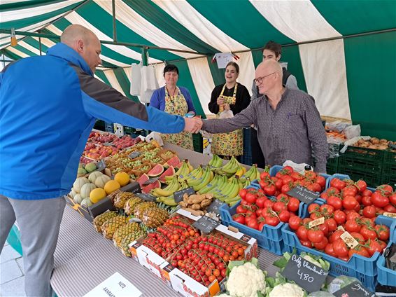 Een ontbijtje voor de marktkramers - Pelt