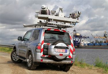 Oudsbergen - Een speciale wagen met camera's en sensoren