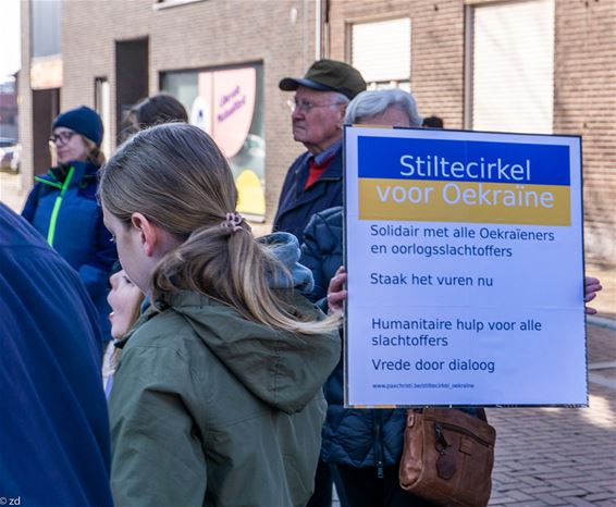 Een stiltecirkel tegen de oorlog - Pelt