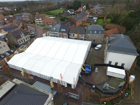 Een tent zo groot als het dorpsplein - Neerpelt