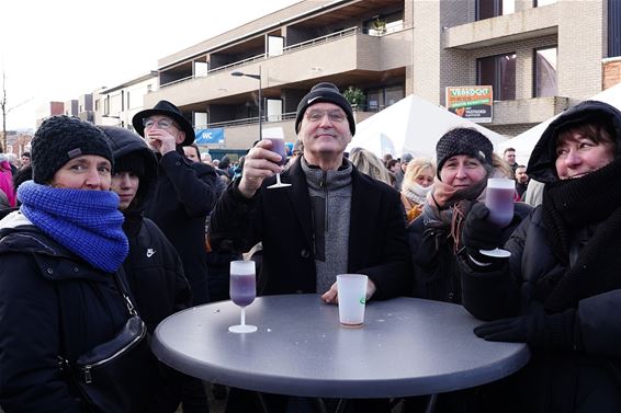 Een toast op het nieuwe jaar - Beringen