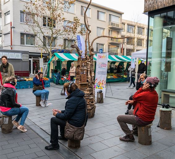 Een verhalenboom op de markt - Neerpelt