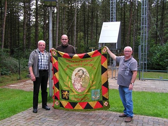 Een vlag, ouder dan een eeuw - Lommel