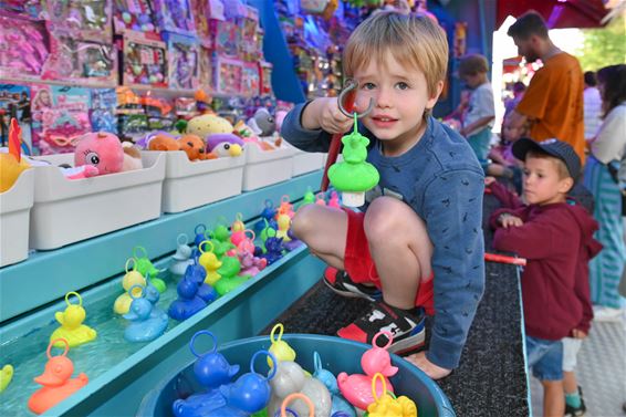 Eendjes vissen op Kattenbos kermis - Lommel