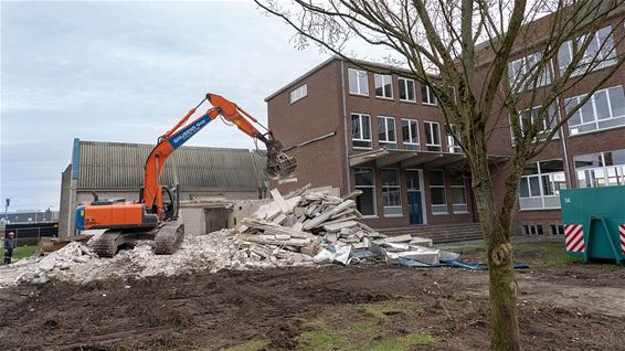 Eerst afbreken, dan opbouwen - Pelt