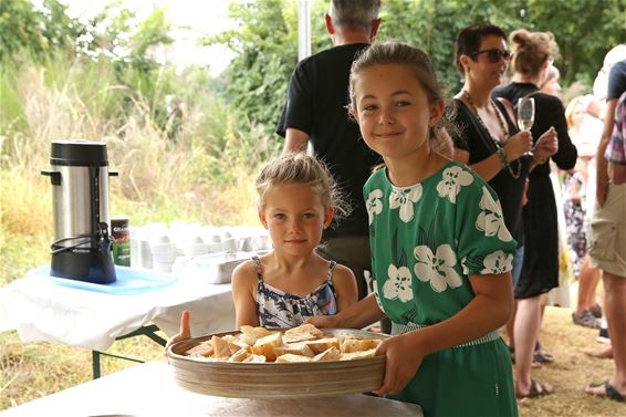 Eerste buurtbarbecue in de Bezemstraat - Lommel