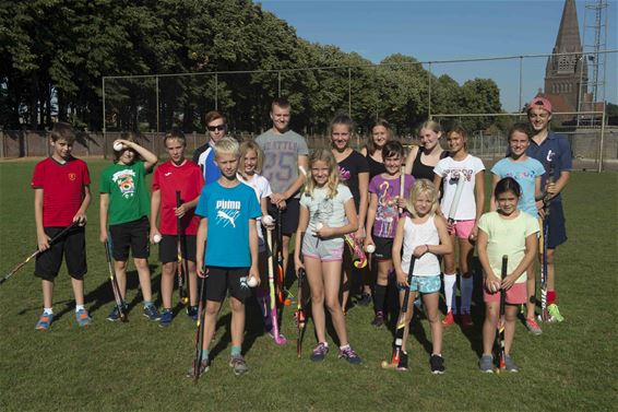 Eerste initiatieles hockey groot succes - Beringen