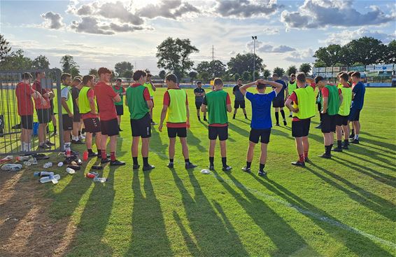 Eerste pre-season training KBHSV - Peer & Pelt