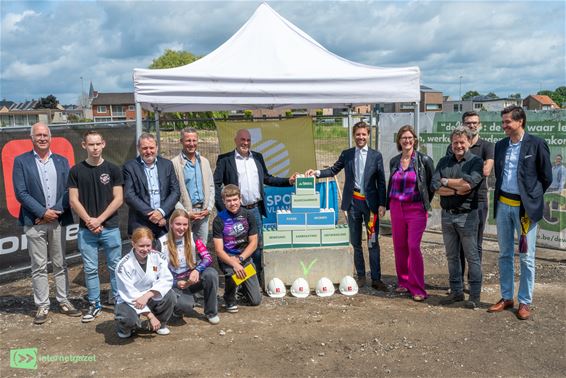 Eerste steen gelegd voor 'de Weeg' - Bree