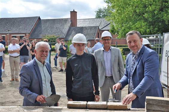 Peer - Eerste steen voor nieuwbouw jongerenresidentie