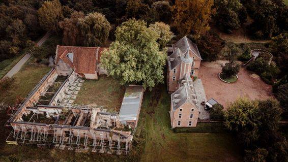 Eerste steen voor vernieuwde commanderij - Oudsbergen
