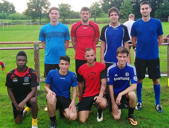 Eerste training voor de spelers van Kattenbos - Lommel