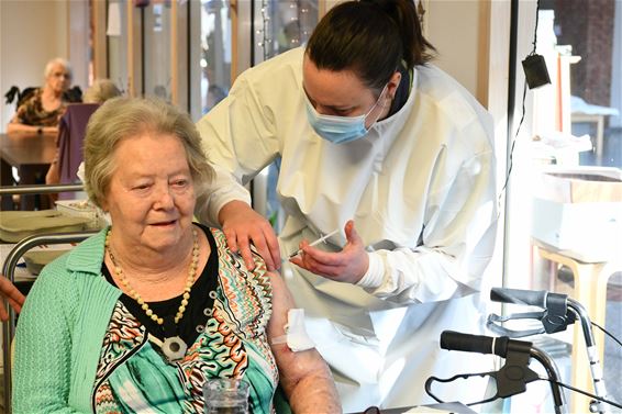 Eerste vaccinaties zijn een feit - Beringen