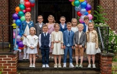 Eerste communieviering in Wijchmaal - Peer