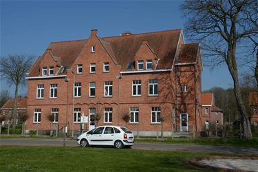 Eeuwfeestgebouw verkocht - Beringen