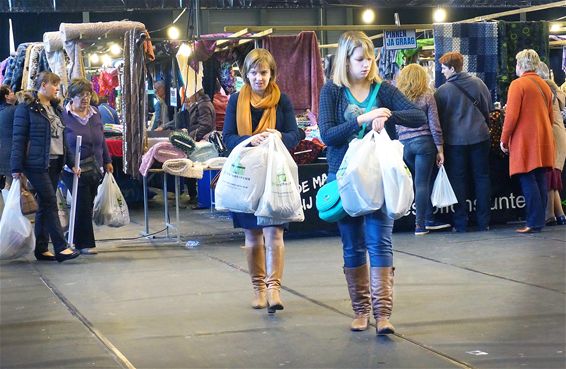 Eigen kleren maken is weer 'hip' - Lommel