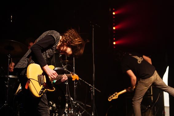 Eindelijk nog eens eens rockmuziek in de club - Beringen