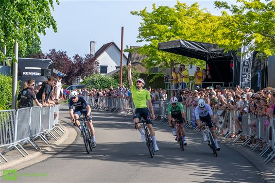 Eksel boven op Boseind - Hechtel-Eksel