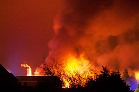 Elektrozaak in Kerkhoven uitgebrand - Lommel