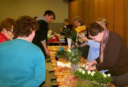 En nu maar kerstsnoepbloemstukken maken - Lommel