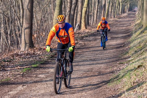 En Pelt sport maar verder... - Pelt