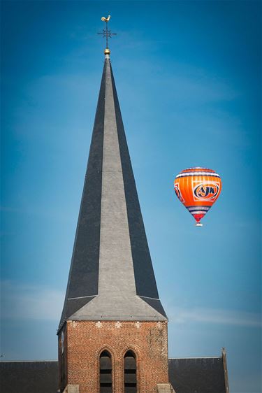 En toen kwam er een luchtballon langs - Pelt